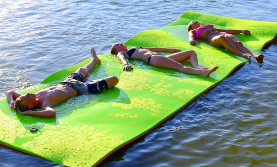 Couleur personnalisée Taille Tissu flottant en mousse, Tissu flottant en eau Multi-couches Pour piscine géante