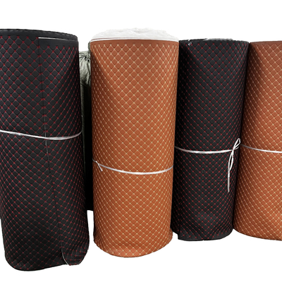 Couverture de siège automobile en cuir PVC brodé avec mousse et support non tissé