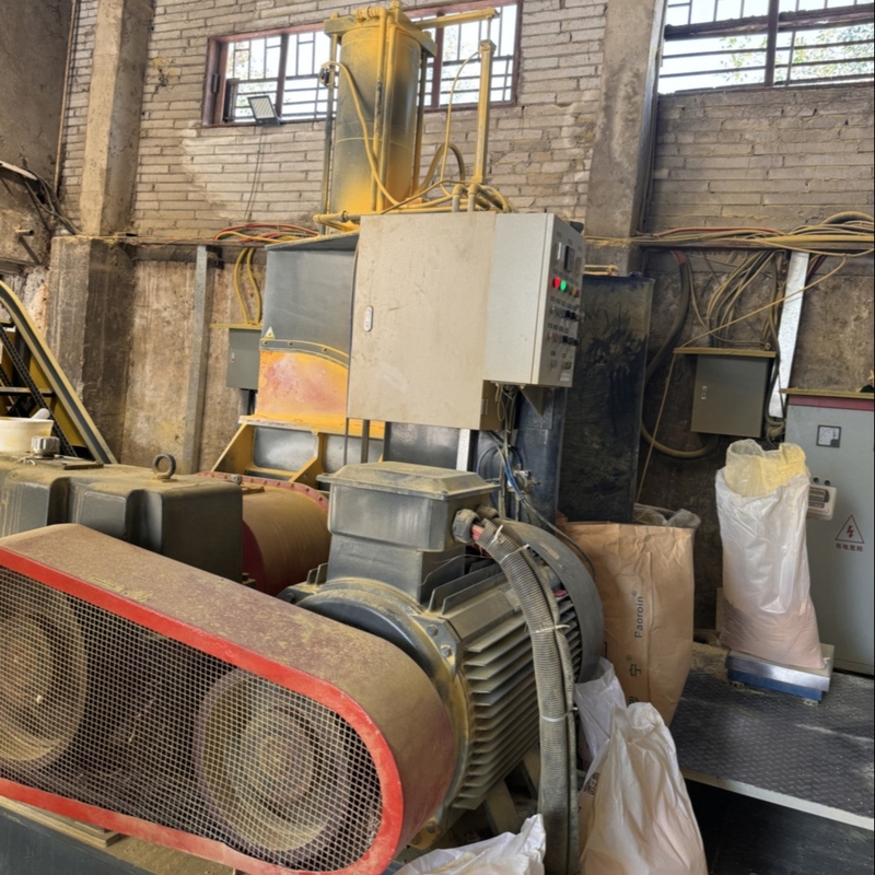 Machine de mélangeur interne à moteur à flip de 4 kW pour la production de mousse de PE XPE IXPE CE