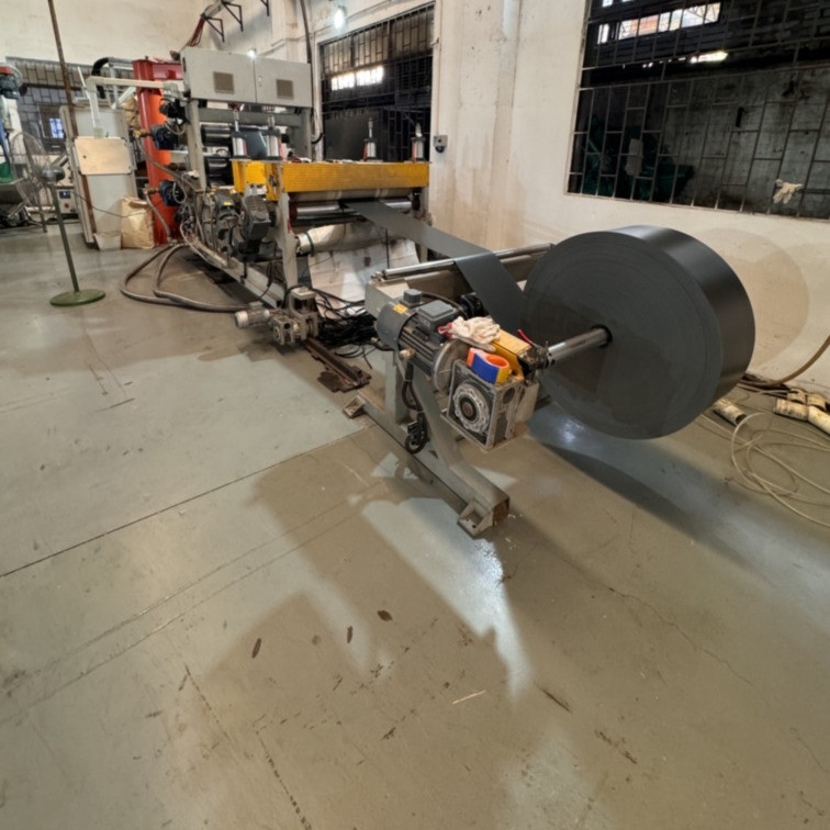 Machines de ligne d'extrusion de feuilles de mousse XPE IXPE pour la fabrication de rouleaux de feuilles de mousse de polyéthylène